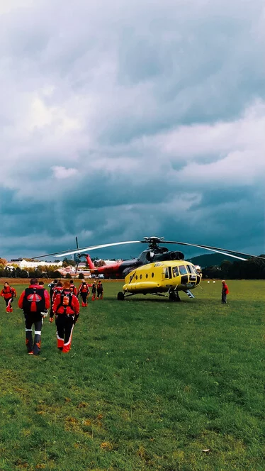 Tandemový seskok z vrtulníku MI-8 v Pardubicích